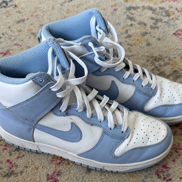 Nike Women's Sneakers - White and Light Blue - Picture 3 of 5